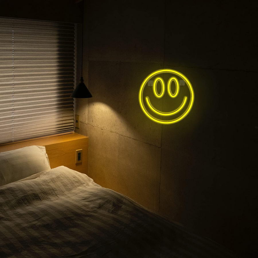 смешковци светло LED натпис лого рекламна насмевка